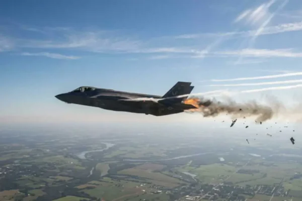 US Special Forces Extract One Crew Member After Fighter Jet Downs in Iran