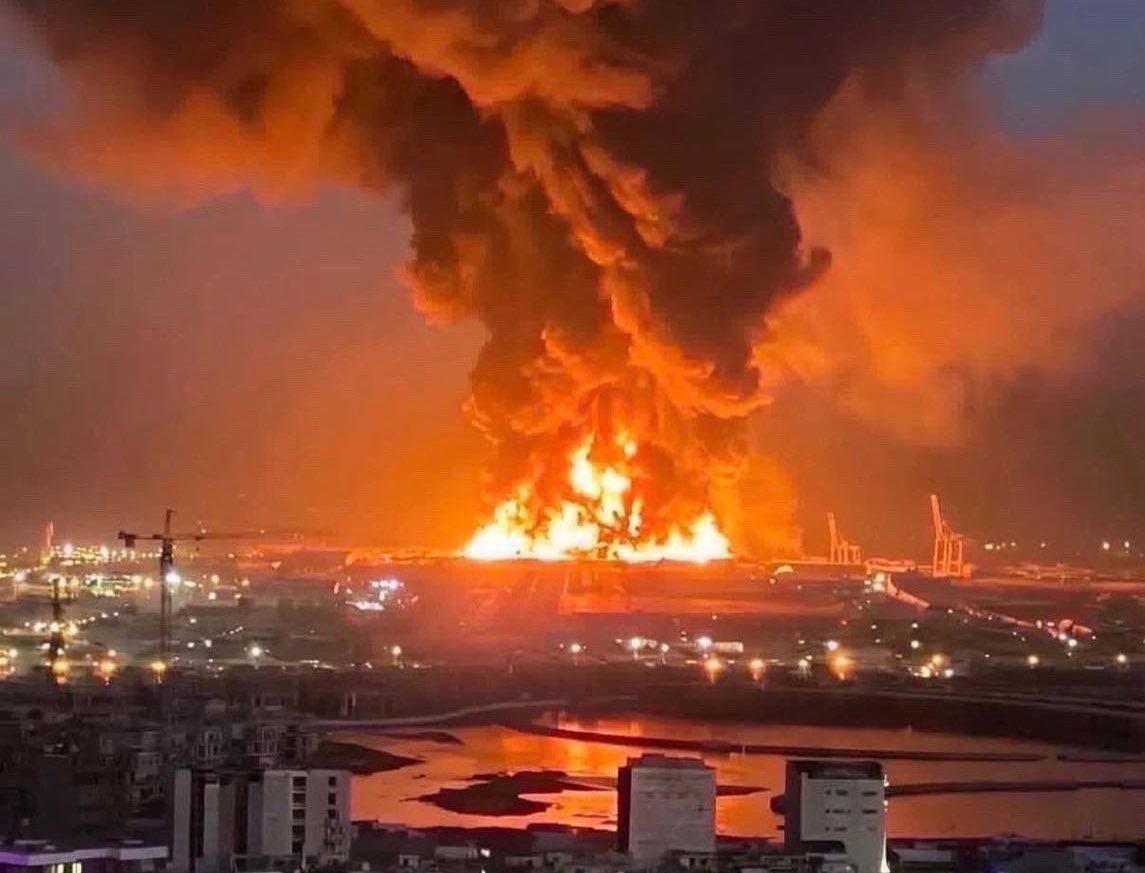 Massive Fireball Engulfs US Ammo Depot in Iraq After Iranian Drone Swarm Strikes – Secondary Explosions Rock Erbil Base