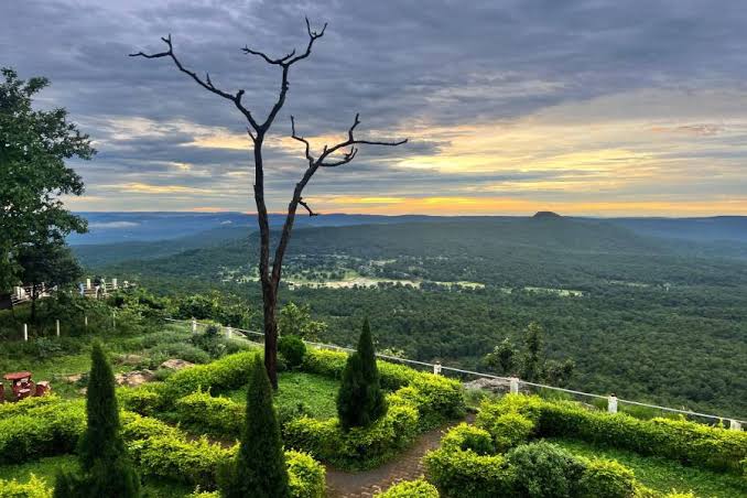 Why Chaiturgarh is the Kashmir of Chhattisgarh