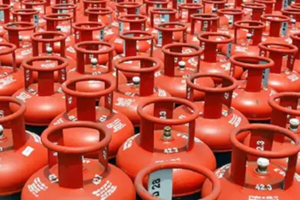 The Sunday Gas Hike: How a ₹29 Increase Ignited an 'Economic Tsunami' Debate 70 The Sunday Gas Hike: How a ₹29 Increase Ignited an ‘Economic Tsunami’ Debate