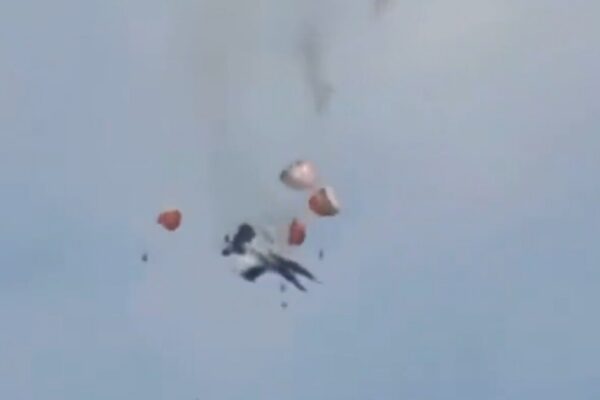 Four Parachutes Spotted After US Navy Jets Collide Over Mountain Home
