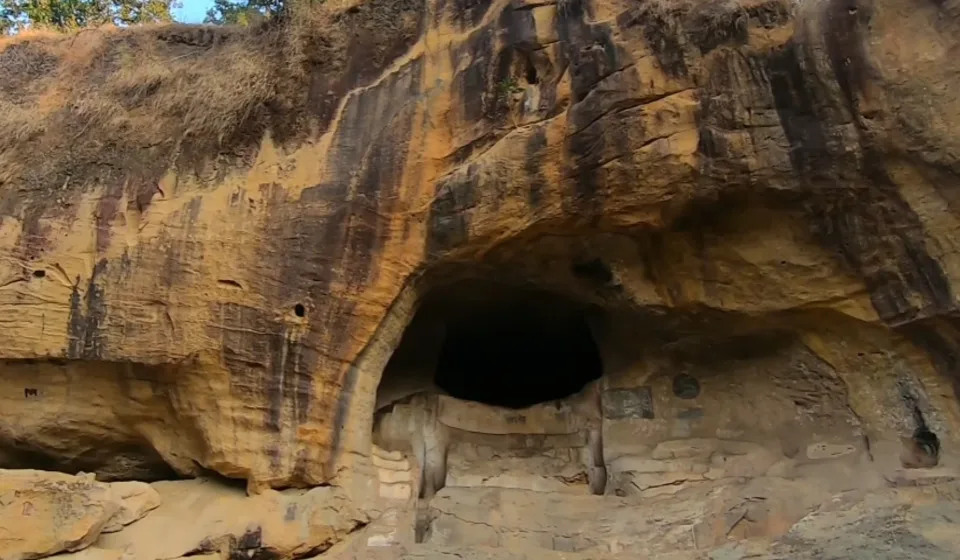 discover the ancient jogimara and sitabenga caves in chhattisgarh