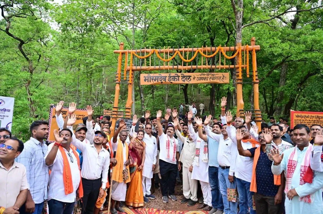 Deputy CM Shri Vijay Sharma inaugurates Bhoramdeo eco-trail and Baiga solar initiative