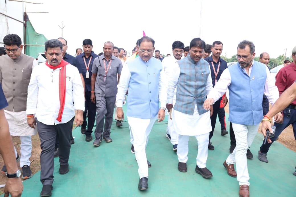 State Forest Leaders Transform Nava Raipur With 2,600 Peepal Saplings