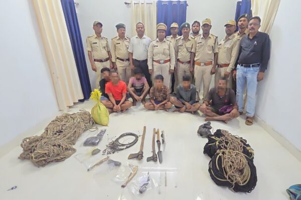 Caught Red-Handed: Six Poachers Busted Deep in the Bijapur Jungle 4 Caught Red-Handed: Six Poachers Busted Deep in the Bijapur Jungle