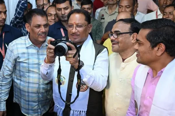 Raipur Press Club Concludes Five-Day Photojournalism Festival 2 Raipur Press Club Concludes Five-Day Photojournalism Festival