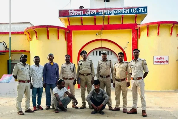 6 Arrested as Forest Dept Busts Midnight Sal Timber Smuggling Ring in Ramanujganj 2 6 Arrested as Forest Dept Busts Midnight Sal Timber Smuggling Ring in Ramanujganj